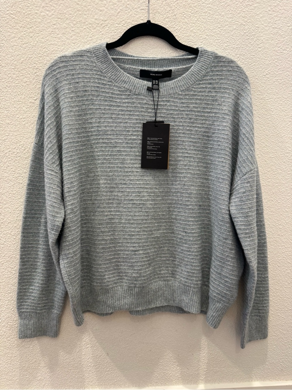 NWT light blue Vero Moda ribbed sweater w/ relaxed crew neck & drop sleeves.